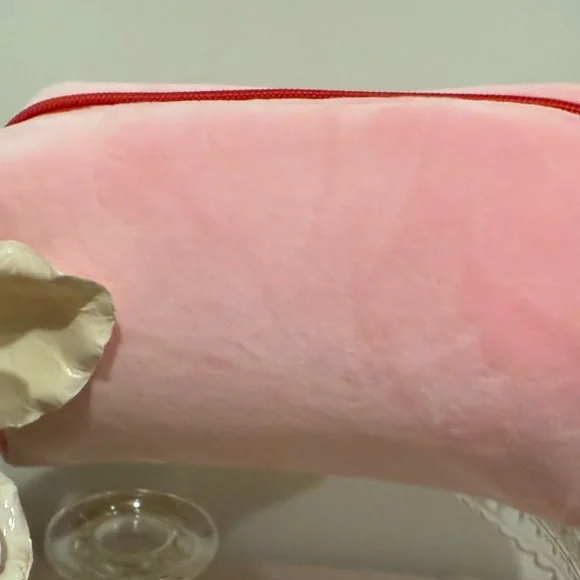 Charming Pink Pamper Yourself Bundle: Pink Powder Pouch-Glamnetics-Heart Socks - Picture 5 of 15